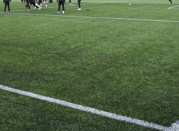 Feiret scoring med flagg fra Kosovo - slått ned av far